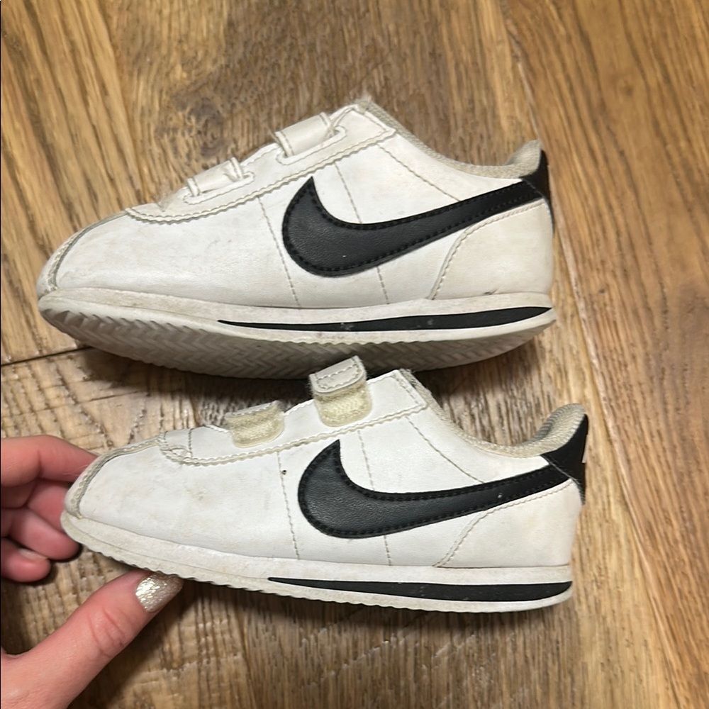 Nike Kids White and Black Velcro Sneakers